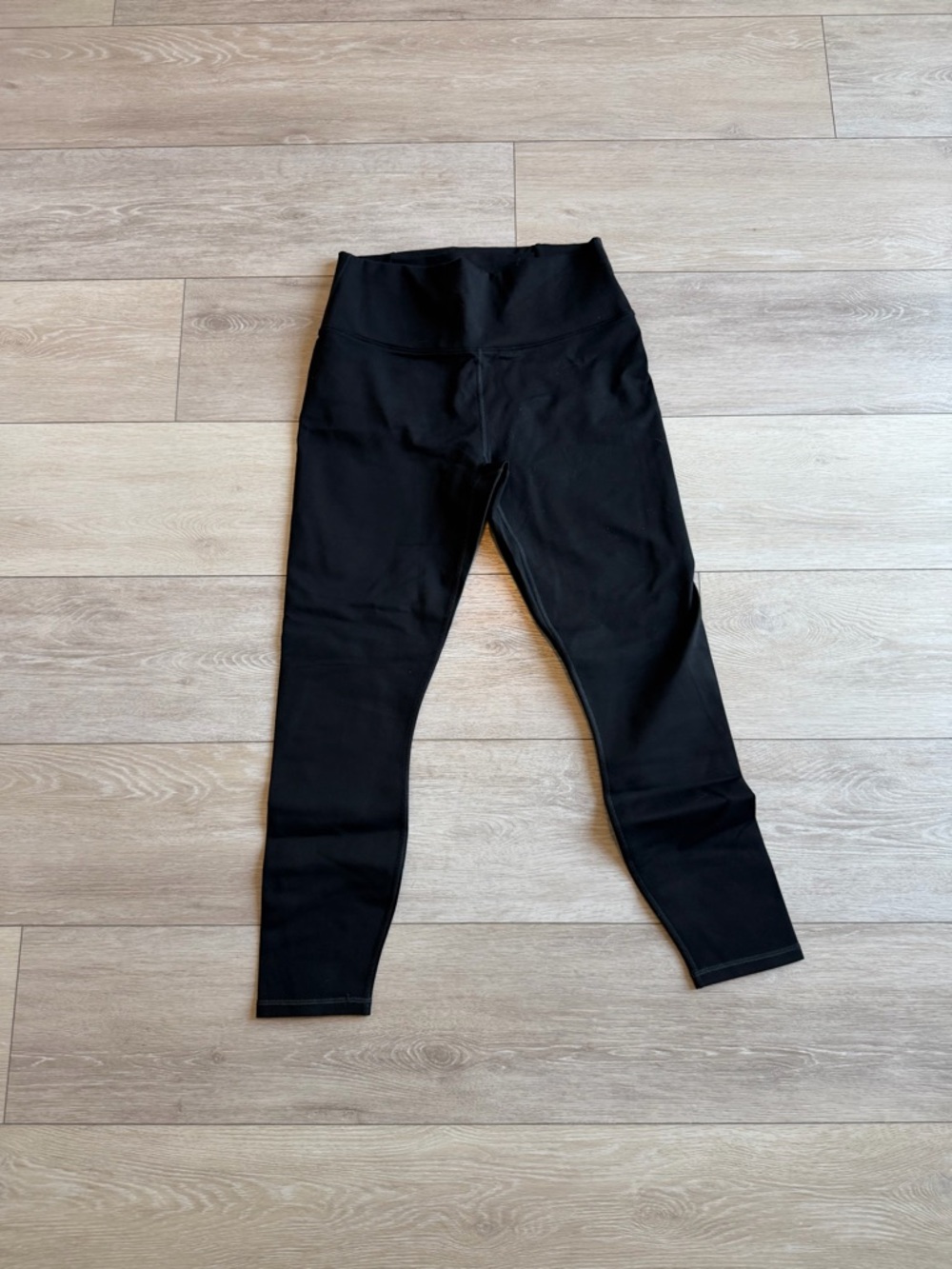 Fabletics BOOST BLACK/REFLECTIVE SILVER leggings women’s size medium